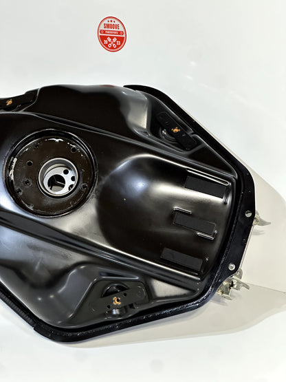 2018-2020 YAMAHA MT 07 MT-07 GAS FUEL TANK PETROL RESERVOIR FUEL CELL W/ BRACKET