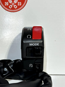 2009-2014 YAMAHA YZF R1 OEM RIGHT HANDLE BAR START STOP KILL SWITCH