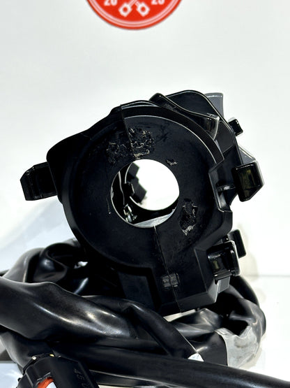 2020-2024 YAMAHA YZF-R1 YZF R1 OEM LEFT HANDLE BAR TURN SIGNAL CONTROL SWITCH