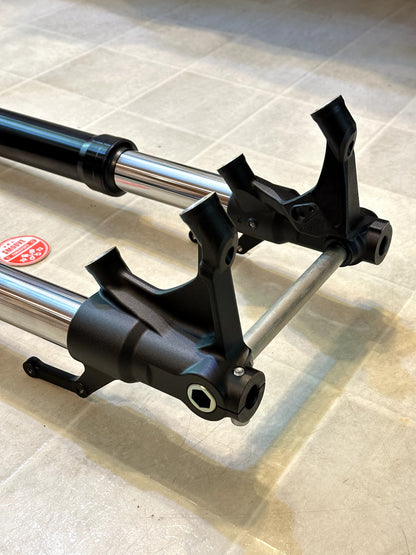 2022-2025 YAMAHA YZF R7 OEM FRONT FORKS SUSPENSION W/ TRIPLE TREE & CLIP ONS