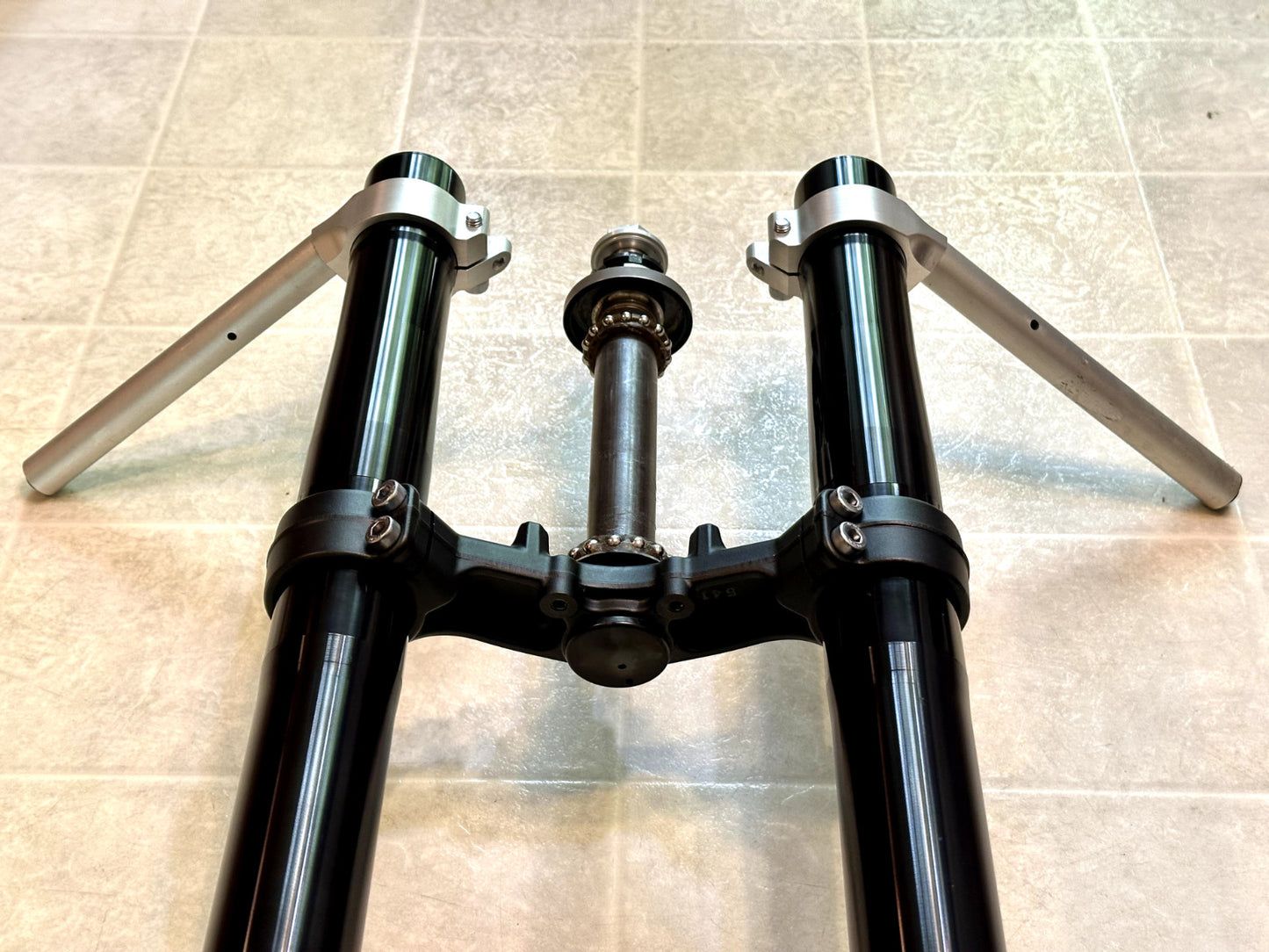 2022-2025 YAMAHA YZF R7 OEM FRONT FORKS SUSPENSION W/ TRIPLE TREE & CLIP ONS