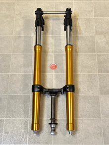 2014-2017 YAMAHA FZ09 FZ-09 OEM FRONT FORK SUSPENSION FORKS W/ TRIPLE TREE MINT