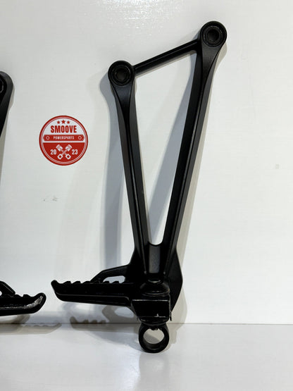 2019-2026 KAWASAKI NINJA ZX6R ZX636 OEM REAR BACK PASSENGER FOOT PEG REAR SET
