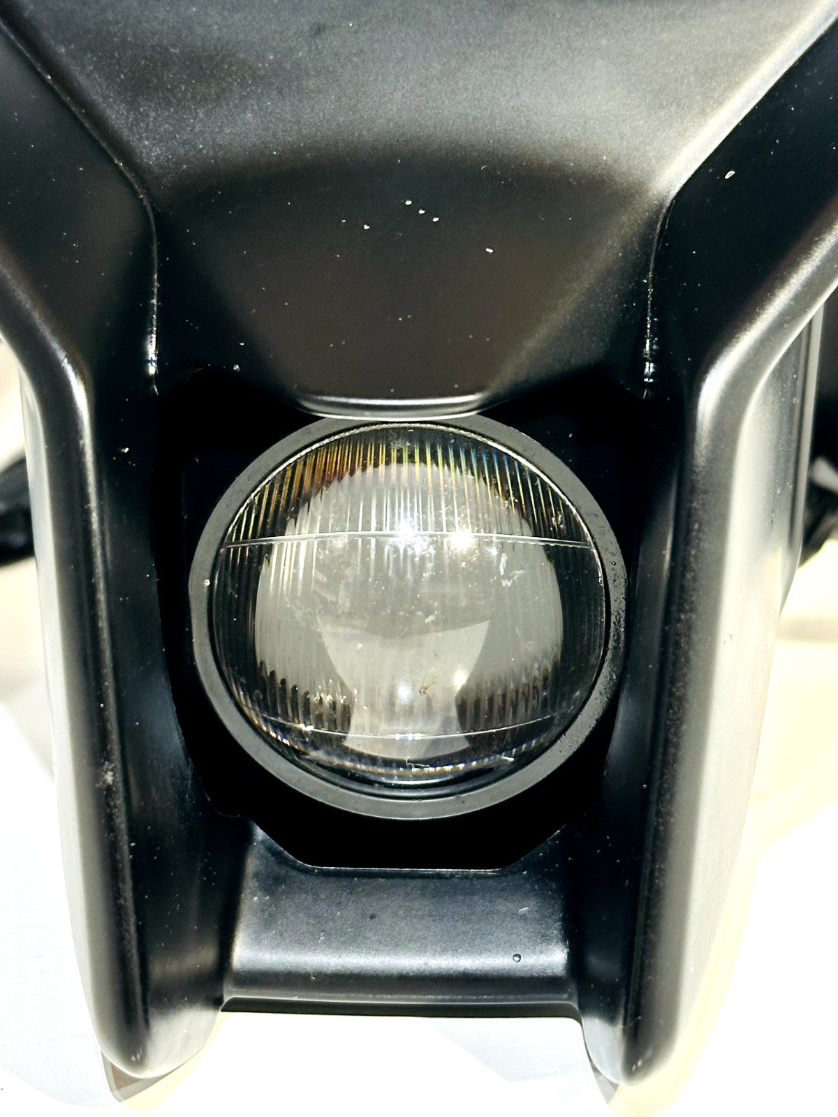 2022-2025 YAMAHA YZF R7 OEM FRONT HEAD LIGHT & LIGHT CONTROL UNIT W/ BRACKET