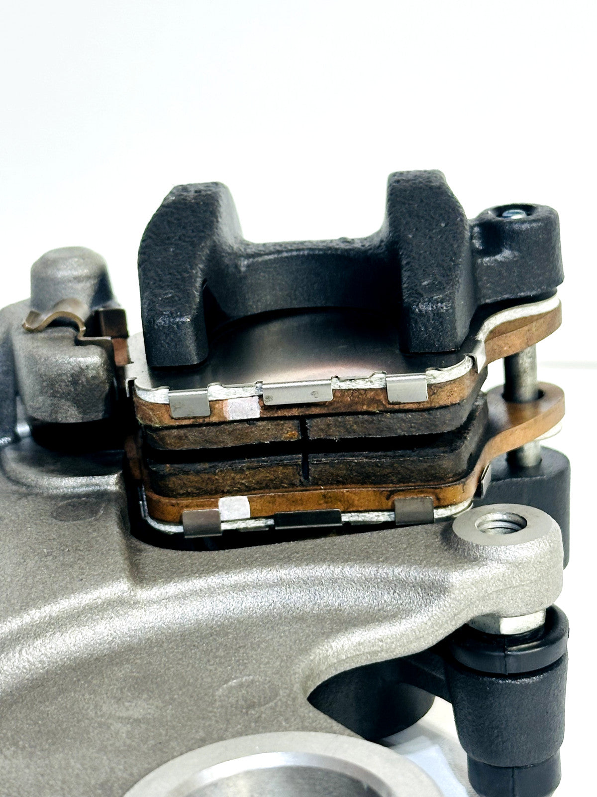2020-2026 YAMAHA YZF R1 OEM REAR BACK BRAKE CALIPER & BRACKET ASSEMBLY