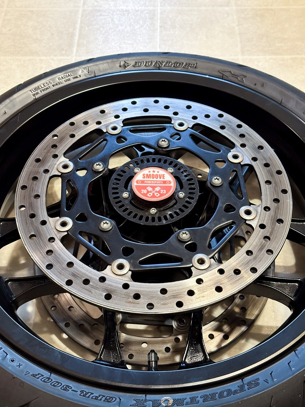 2020-2025 YAMAHA YZF-R1 YZF R1 OEM FRONT WHEEL RIM ROTOR & TIRE ASSEMBLY BLACK