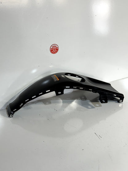 2022-2025 YAMAHA YZF R7 OEM GAS TANK CAP COVER TRIM MIDDLE PANEL COWL FAIRING