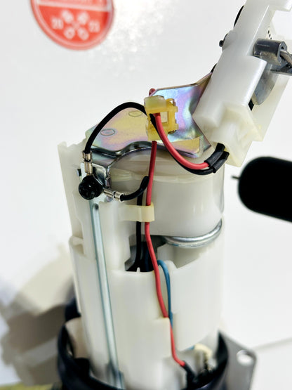 2021-2025 KAWASAKI NINJA ZX10R OEM FUEL PUMP GAS PETROL SENDING UNIT 49040-0798