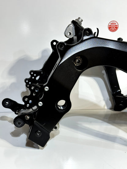 (2023) 2011-2026 SUZUKI GSXR750 GSXR 750 OEM MAIN FRAME CHASSIS MINT *SALVAGE*
