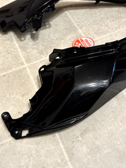 2021-2025 KAWASAKI NINJA ZX10R OEM REAR BACK TAIL CENTER COWL FAIRING BLACK