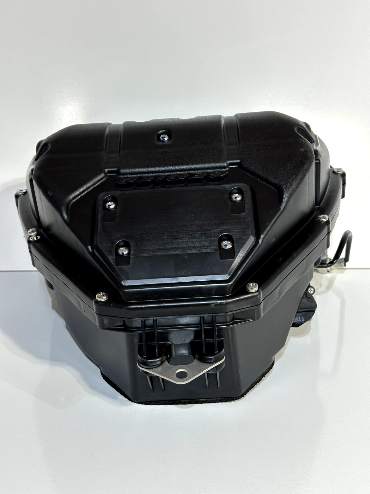 2009-2014 YAMAHA YZF R1 OEM AIR INTAKE FILTER BOX W/ TOP RAIL INJECTORS (MINT)