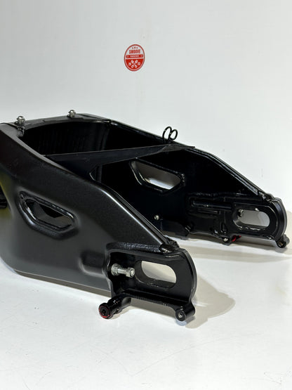 2015-2025 YAMAHA YZF R1 OEM REAR BACK SUSPENSION SWINGARM SWING ARM ASSEMBLY