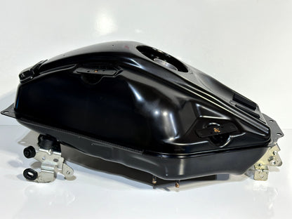2018-2020 YAMAHA MT 07 MT-07 GAS FUEL TANK PETROL RESERVOIR FUEL CELL W/ BRACKET