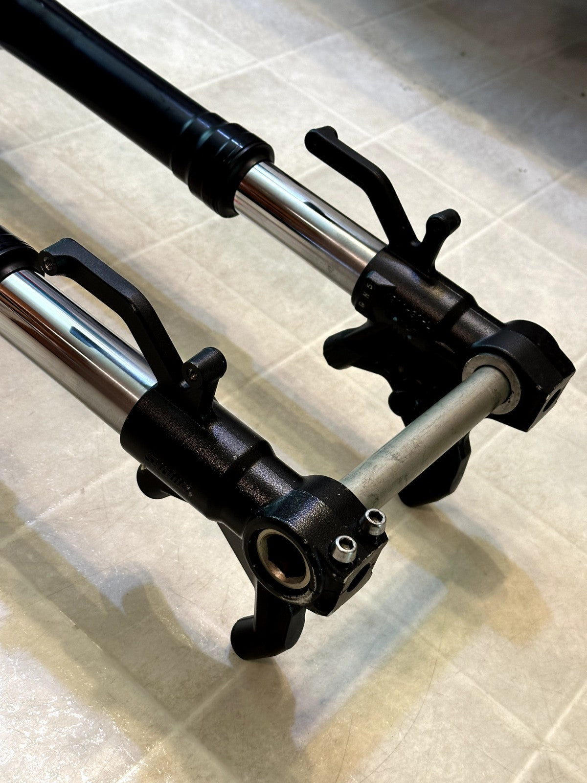 2019-2026 KAWASAKI NINJA ZX6R FRONT FORKS FORK SHOCK SUSPENSION W/ CLIP ON SET