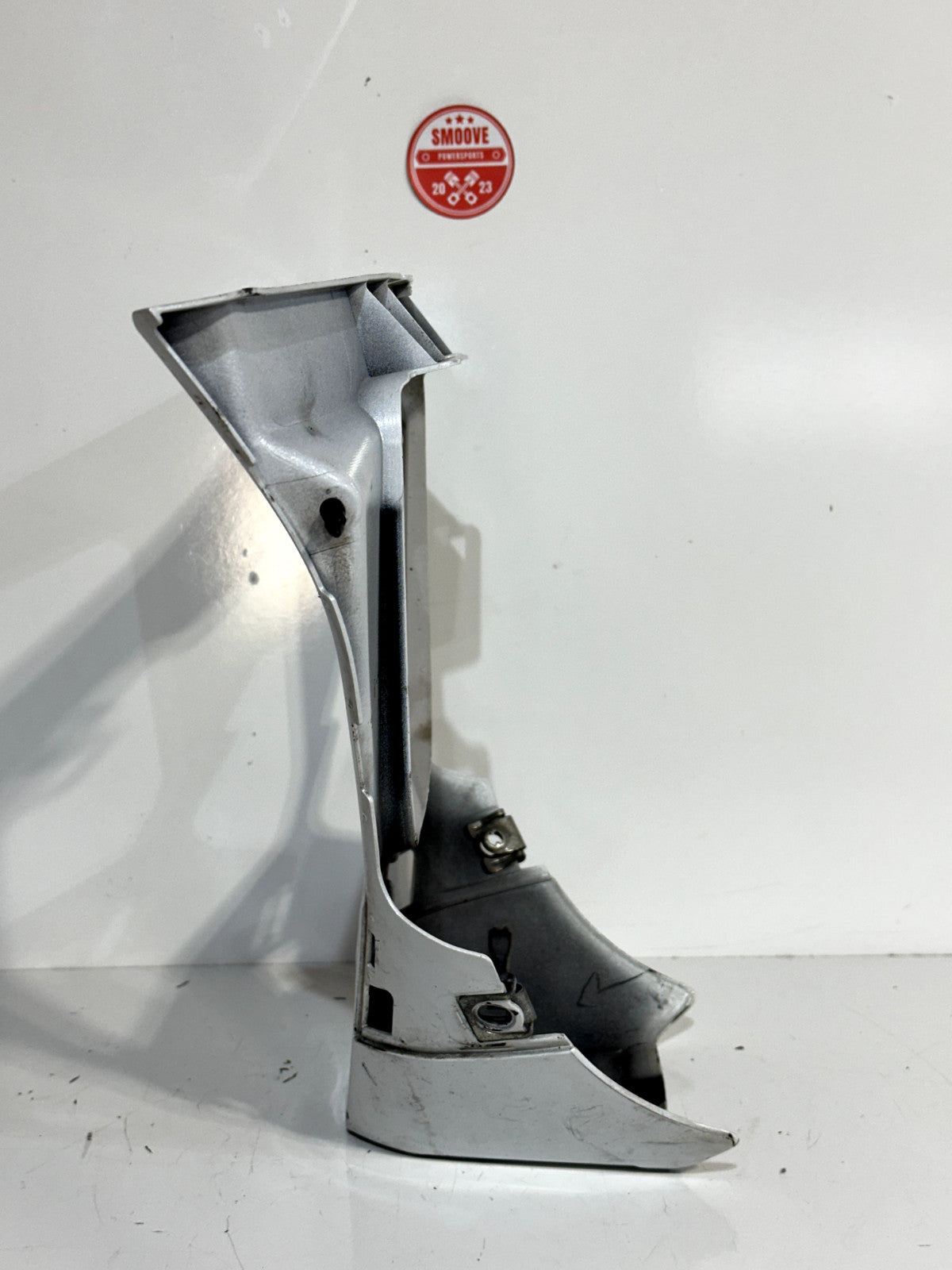 2015-2019 YAMAHA YZF R1 OEM CENTER LOWER BELLY PAN OIL COOLER FAIRING WHITE