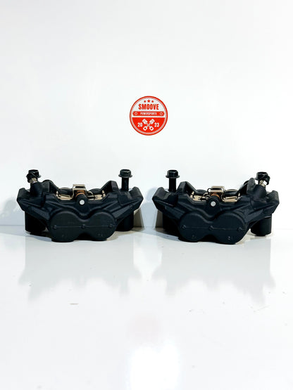 2022-2025 YAMAHA YZF R7 OEM LEFT RIGHT FRONT BRAKE CALIPER SET + PADS