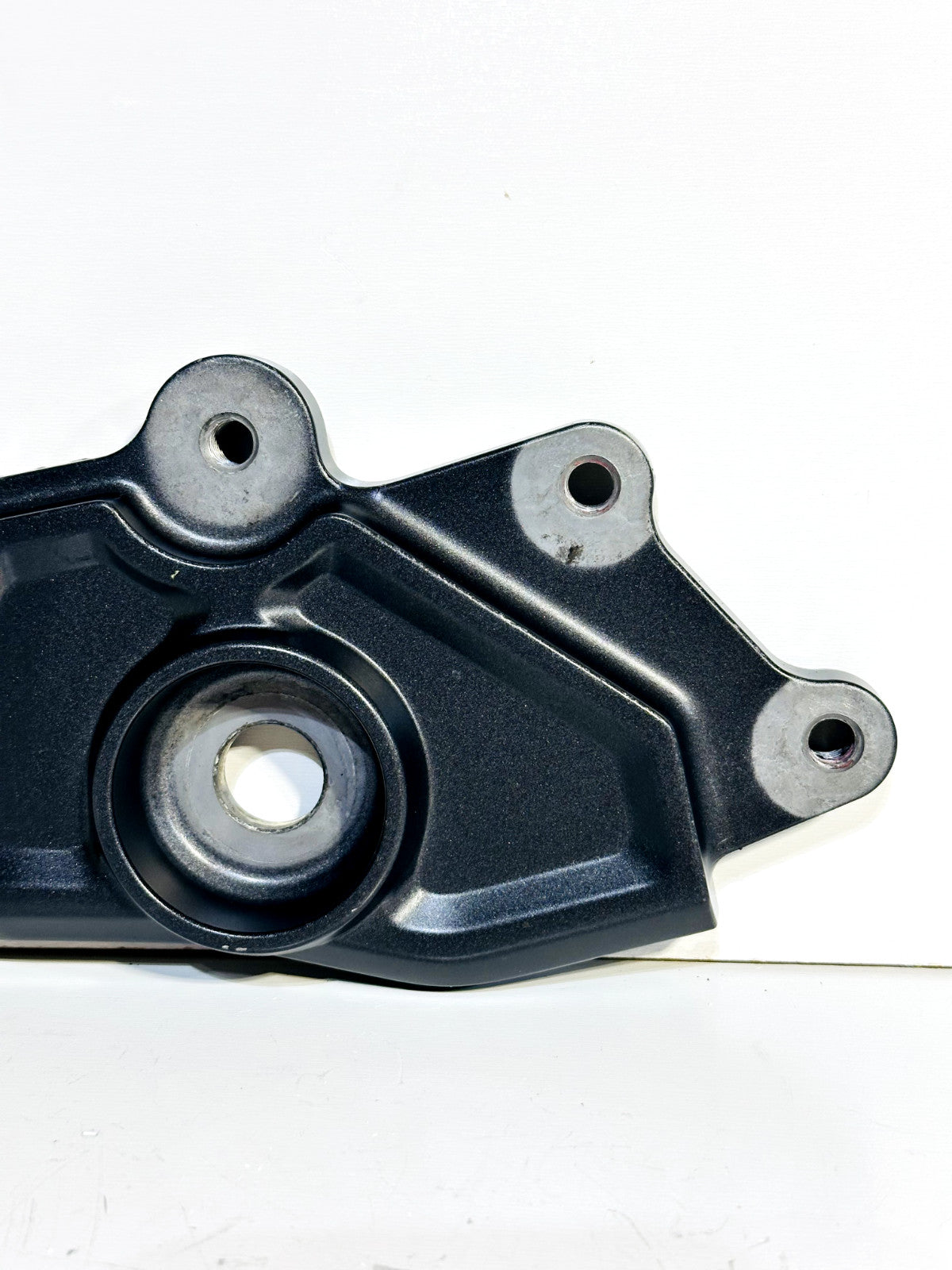 2022-2025 YAMAHA YZF R7 OEM LEFT & RIGHT FRAME COVER PANEL FOOT PEG BRACKET SET