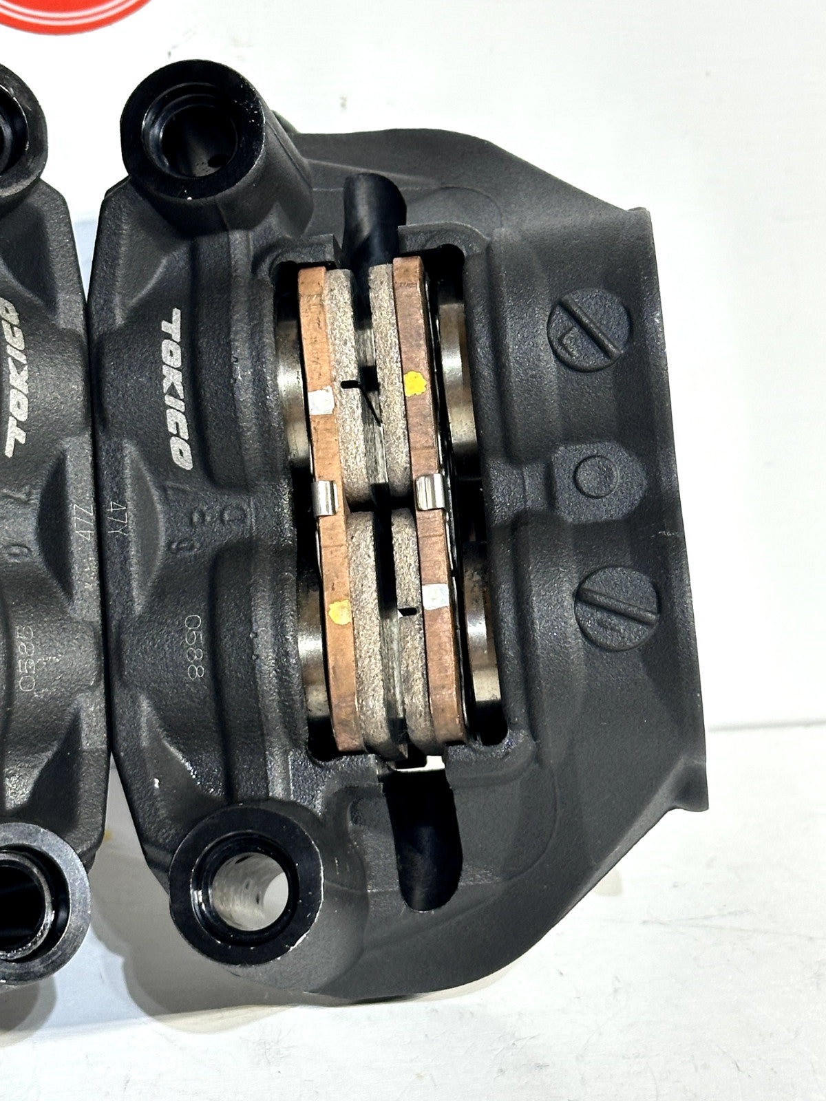 2023-2026 KAWASAKI NINJA ZX4RR OEM RIGHT LEFT FRONT BRAKE CALIPER SET W/ PADS