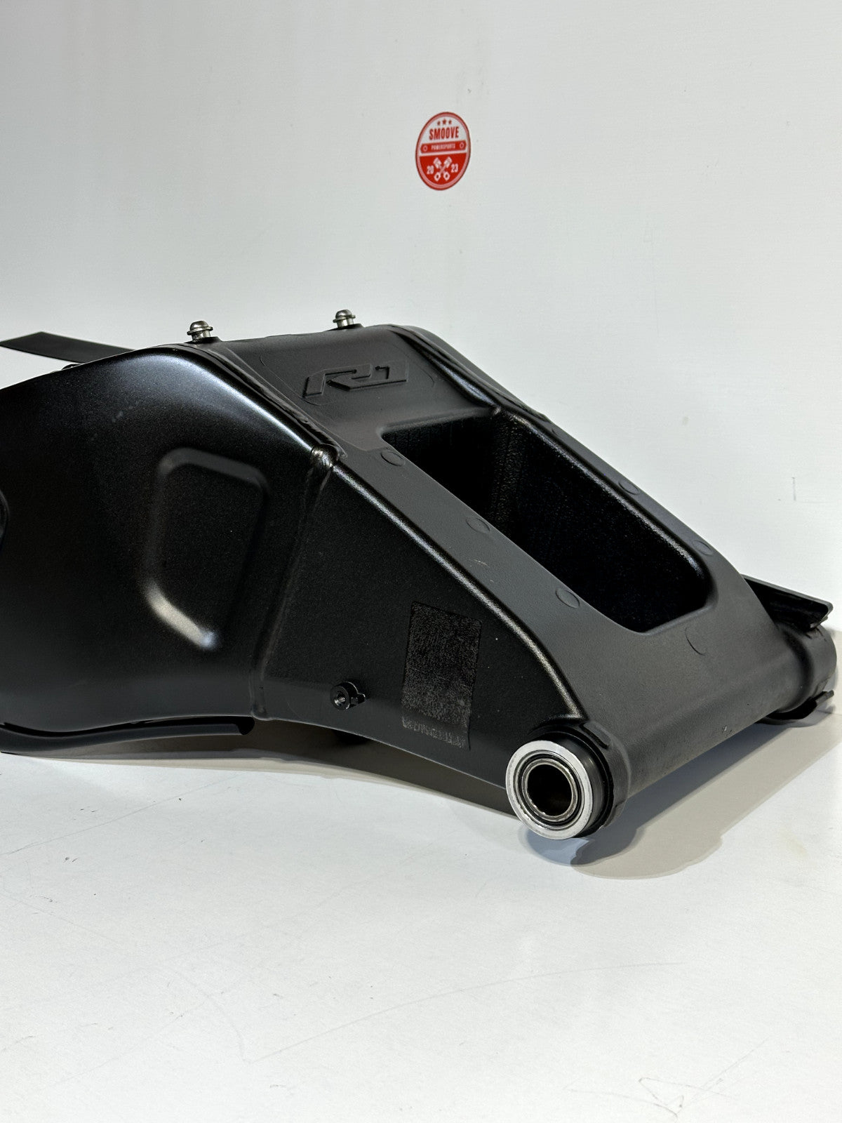 2015-2025 YAMAHA YZF R1 OEM REAR BACK SUSPENSION SWINGARM SWING ARM ASSEMBLY