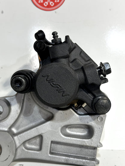 2022-2024 YAMAHA YZF R7 YZFR7 OEM REAR BACK BRAKE CALIPER & PADS W MOUNT BRACKET