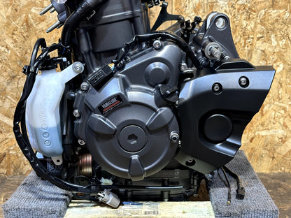 2022-2025 YAMAHA YZF R7 OEM COMPLETE ENGINE MOTOR ASSEMBLY 789 MILES MINT
