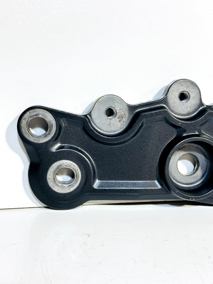 2022-2025 YAMAHA YZF R7 OEM LEFT & RIGHT FRAME COVER PANEL FOOT PEG BRACKET SET
