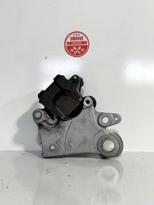 2022-2024 YAMAHA YZF R7 YZFR7 OEM REAR BACK BRAKE CALIPER & PADS W MOUNT BRACKET