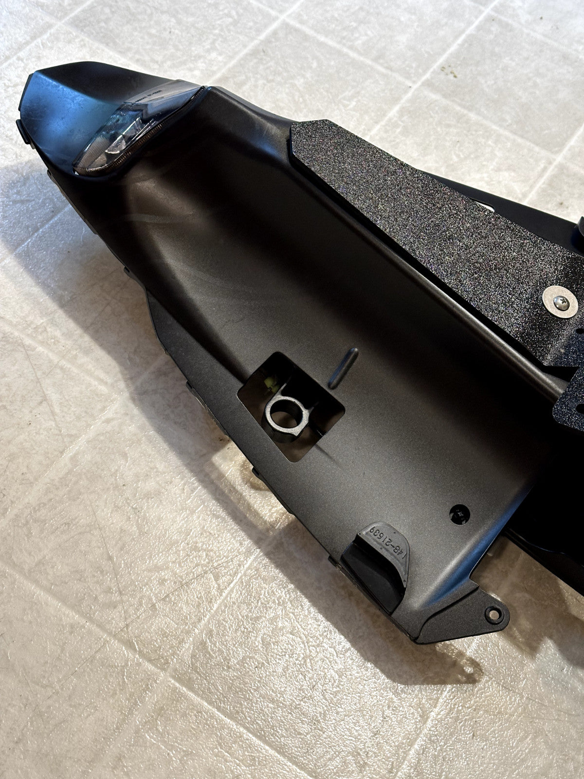 2009-2014 YAMAHA YZF R1 OEM SUBFRAME REAR BACK TAIL SUB FRAME W/ TAIL LIGHT