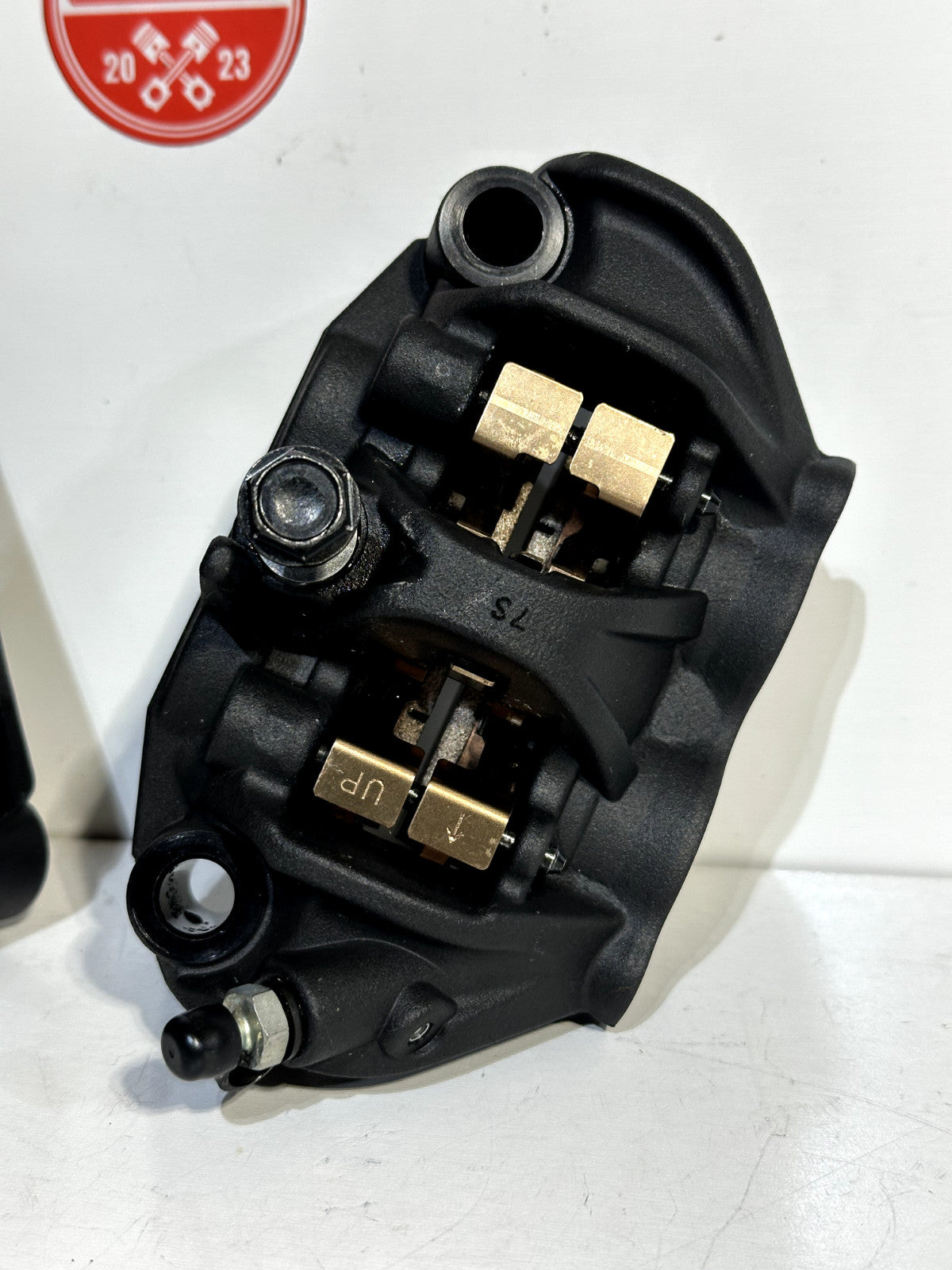 2023-2026 KAWASAKI NINJA ZX4RR OEM RIGHT LEFT FRONT BRAKE CALIPER SET W/ PADS