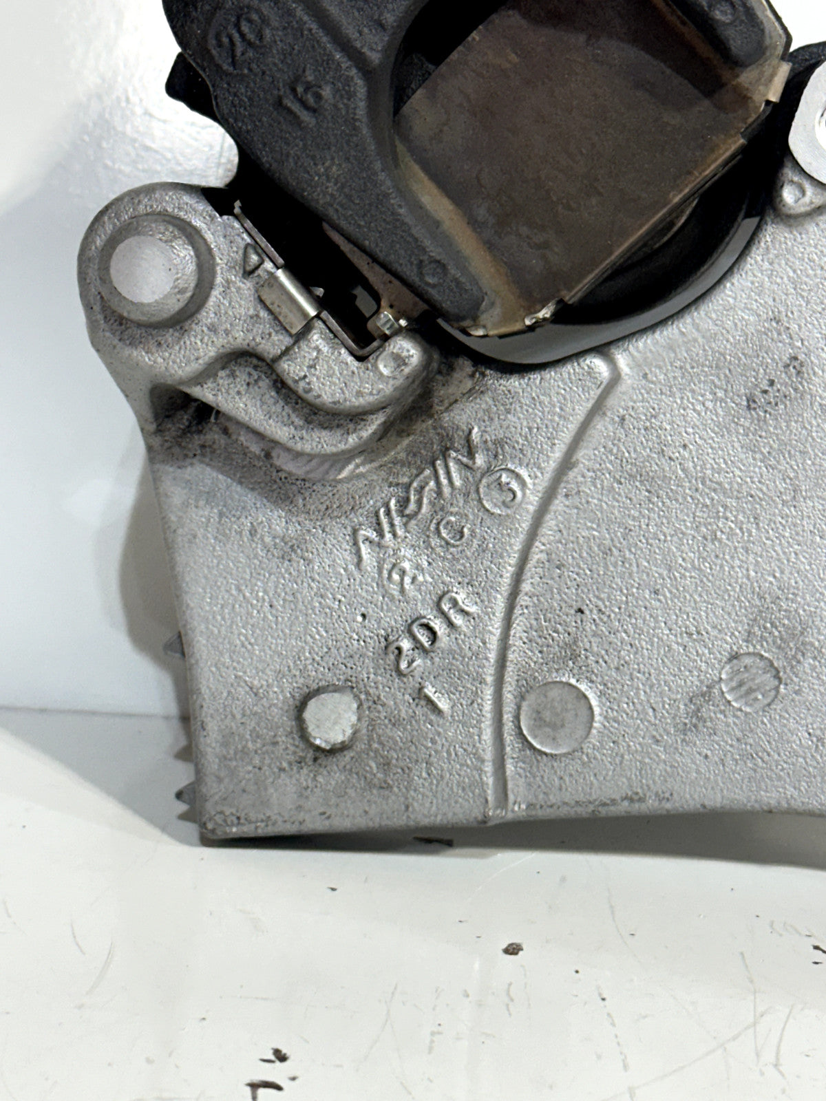 2022-2024 YAMAHA YZF R7 YZFR7 OEM REAR BACK BRAKE CALIPER & PADS W MOUNT BRACKET
