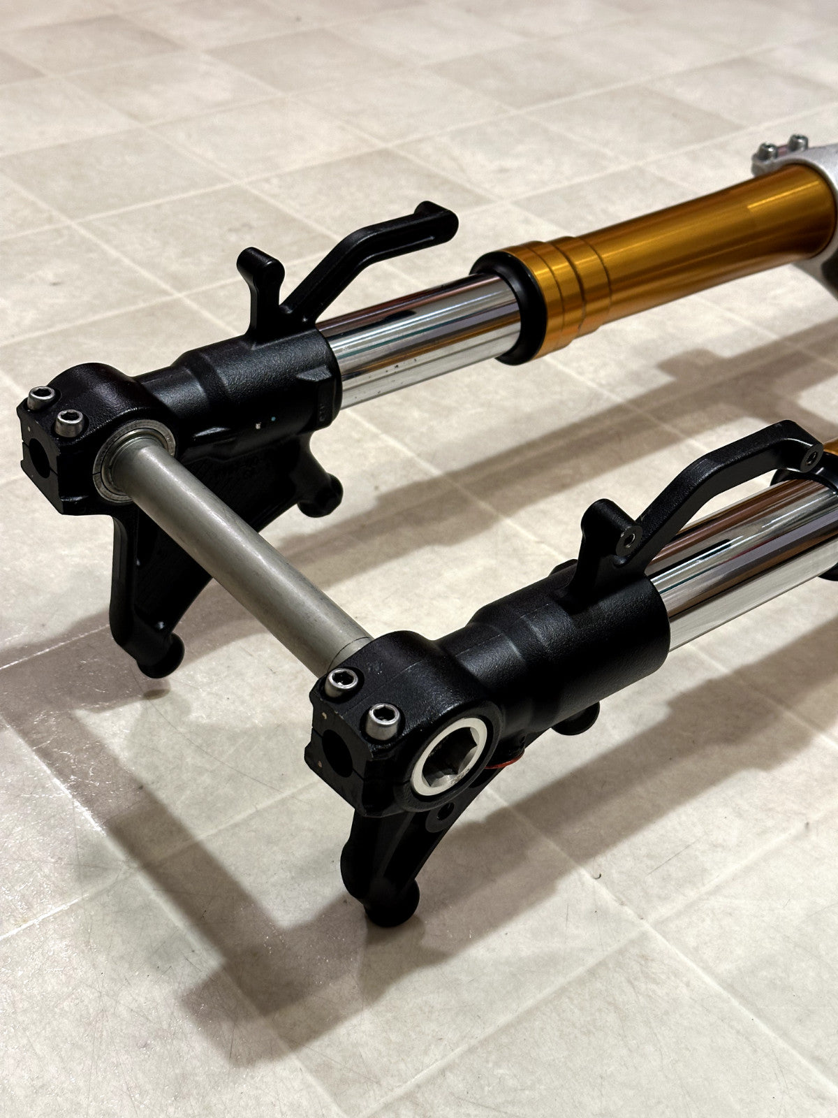 2011-2015 KAWASAKI NINJA ZX10R OEM FRONT FORKS SUSPENSION W/ TRIPLE TREE & BARS