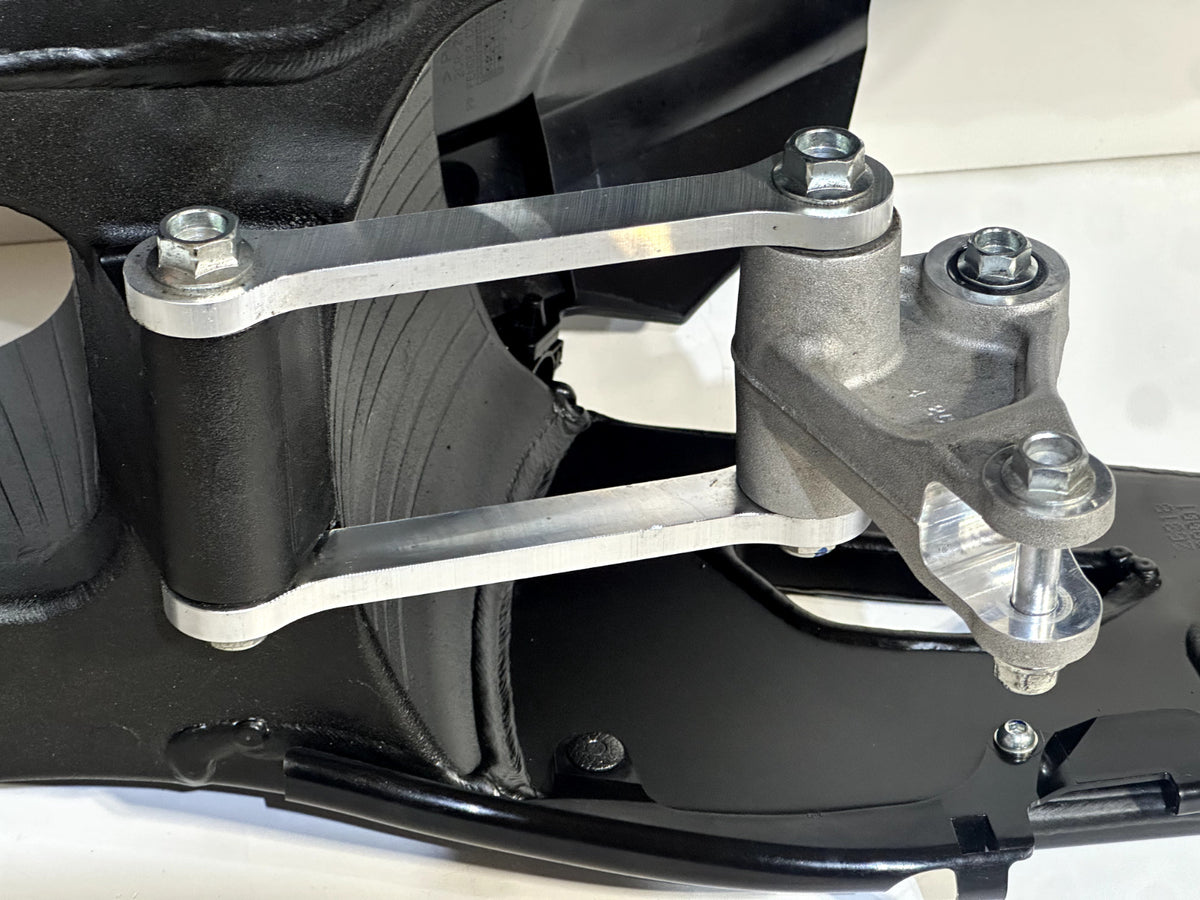2020-2026 YAMAHA YZF R1 OEM SWINGARM REAR BACK SUSPENSION SWING ARM