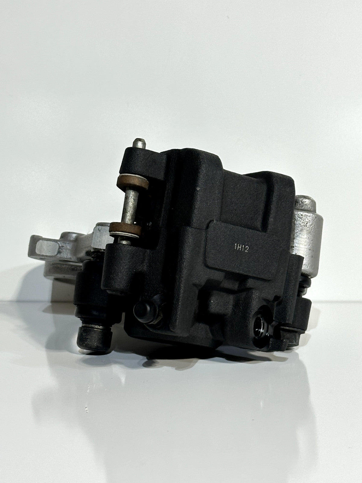 2021-2025 YAMAHA MT09 MT-09 SP OEM REAR BACK BRAKE CALIPER W/ BRACKET & PADS