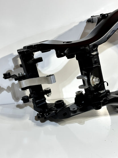 (2023) 2011-2026 SUZUKI GSXR750 GSXR 750 OEM MAIN FRAME CHASSIS MINT *SALVAGE*