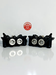 2022-2025 YAMAHA YZF R7 OEM LEFT RIGHT FRONT BRAKE CALIPER SET W/ PADS