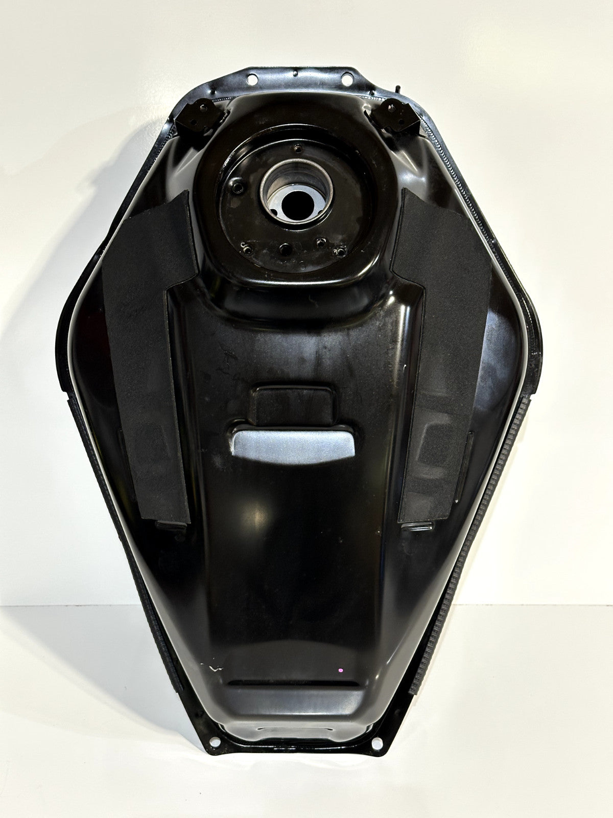2018-2020 YAMAHA MT 07 MT-07 GAS FUEL TANK PETROL RESERVOIR FUEL CELL W/ BRACKET