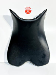 2009-2014 YAMAHA YZF R1 OEM FRONT DRIVERS RIDERS SEAT PAD SADDLE PILON ASSEMBLY