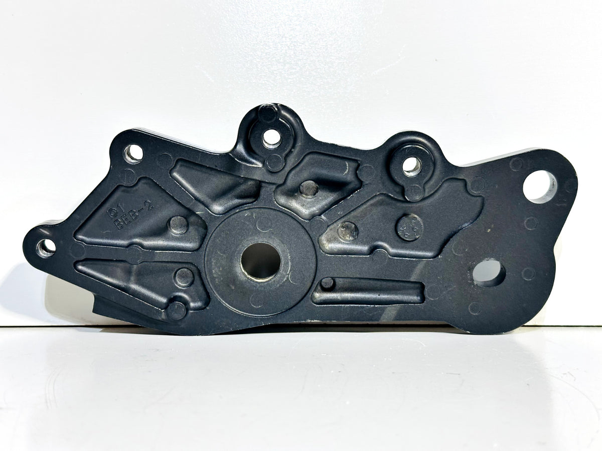 2022-2025 YAMAHA YZF R7 OEM LEFT & RIGHT FRAME COVER PANEL FOOT PEG BRACKET SET