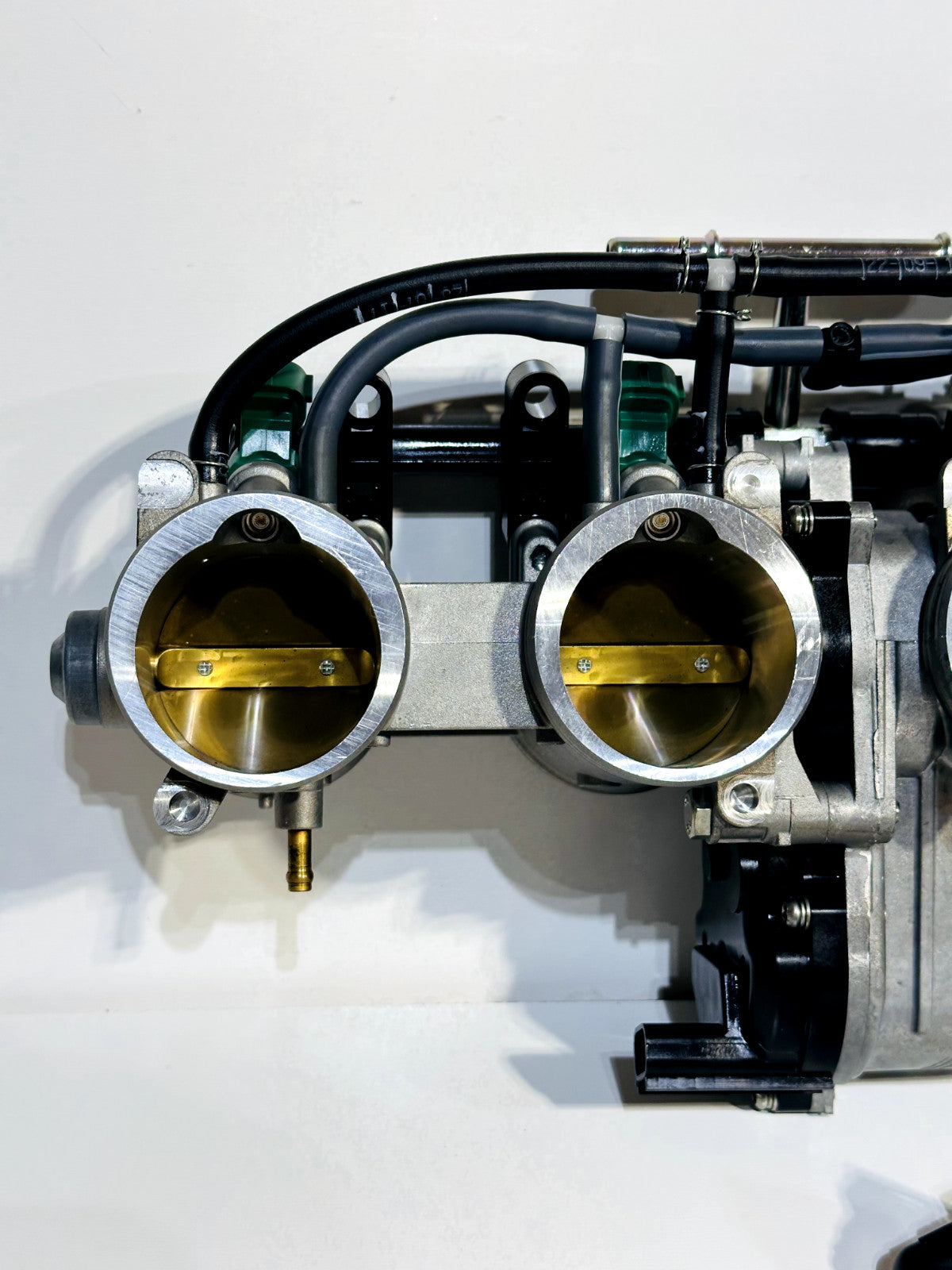2024-2025 KAWASAKI NINJA ZX10R OEM THROTTLE BODY BODIES + INJECTORS & FUEL LINES