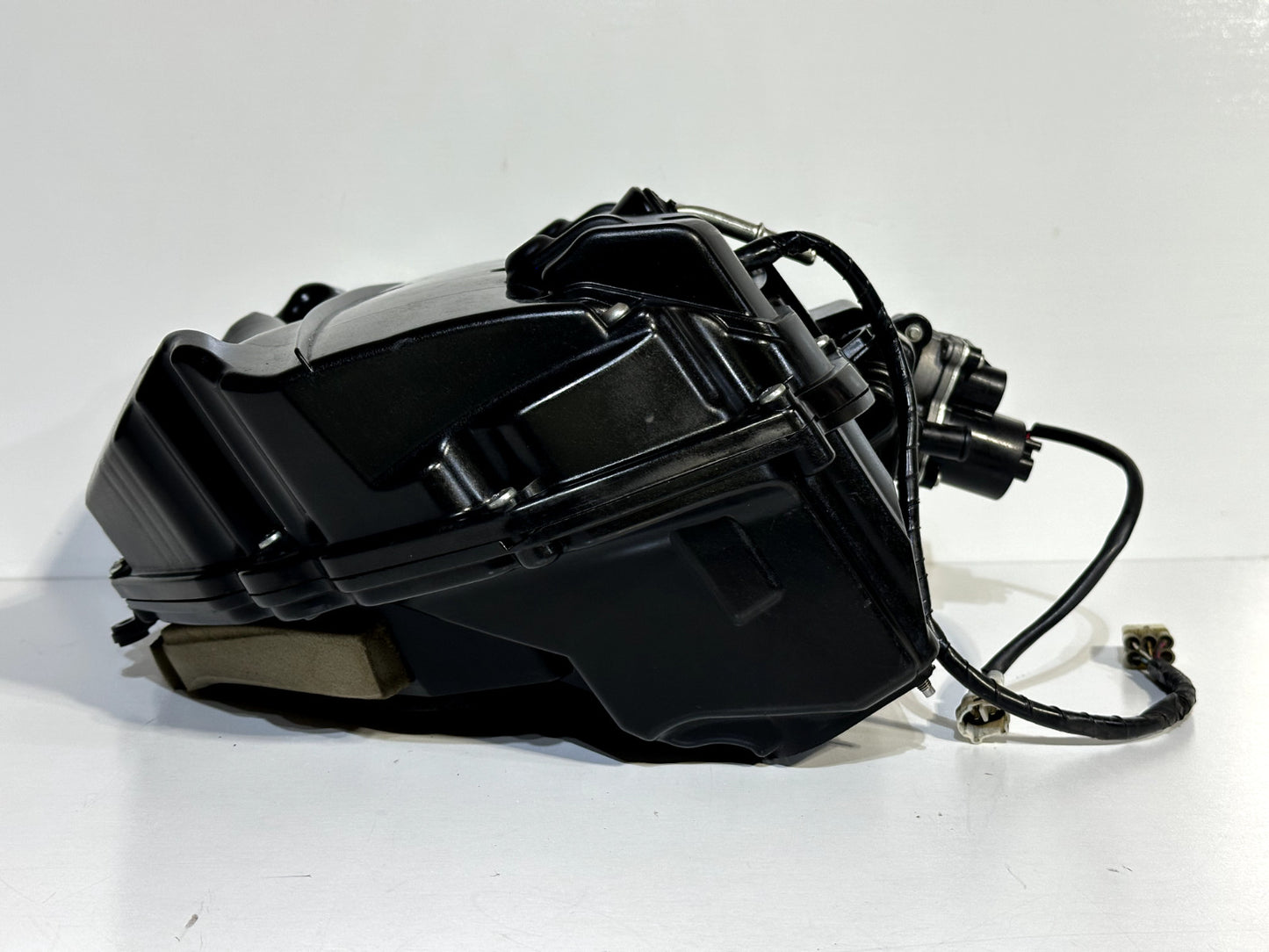 2008-2016 YAMAHA YZF R6 OEM AIR BOX INTAKE FILTER W/ VELOCITY STACKS + INJECTORS